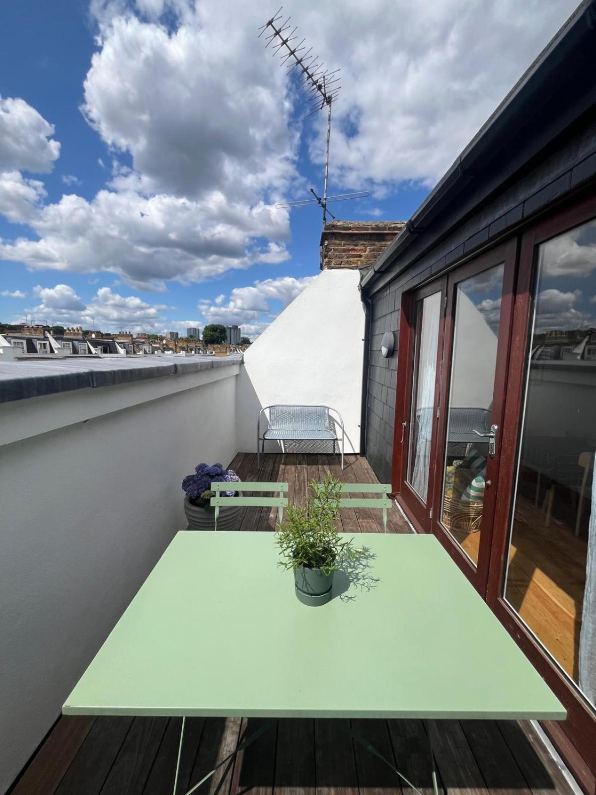 Charming Primrose Hill Rooftop Duplex Appartamento *